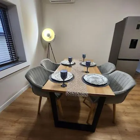 Elegant Loft Library Apartment Plovdiv