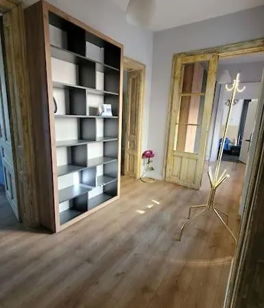 Apartment Elegant Loft Library